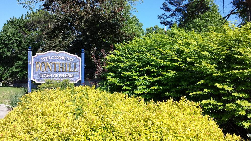 Hipwell'S Motel Fonthill Exterior photo